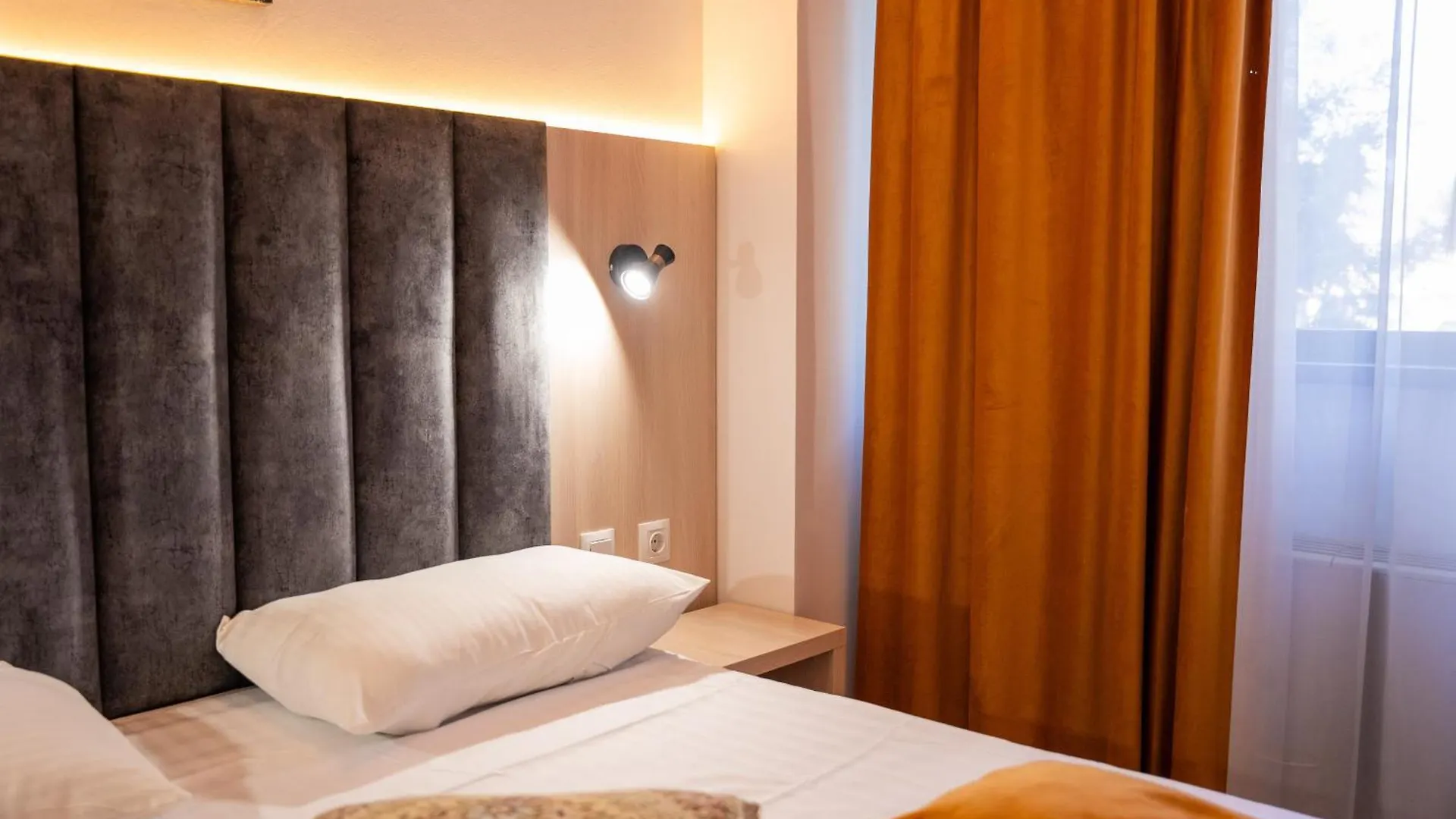 Hotel Cantemir Bucharest 3*,